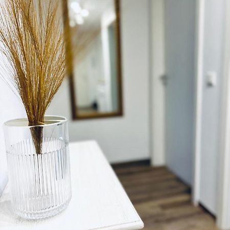 Modernes 3 Zimmer Apartment - Luise- Mit Wlan, Balkon Und Smart-Tv In City-Nahe! แอร์ฟวร์ท ภายนอก รูปภาพ
