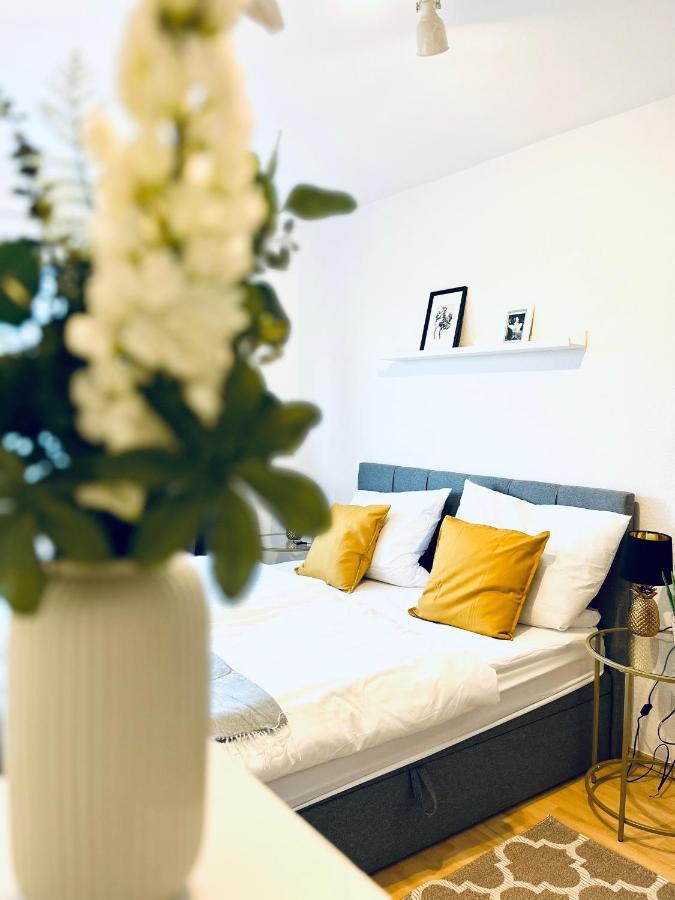 Modernes 3 Zimmer Apartment - Luise- Mit Wlan, Balkon Und Smart-Tv In City-Nahe! แอร์ฟวร์ท ภายนอก รูปภาพ
